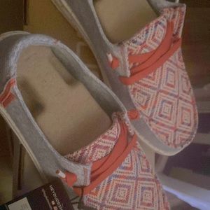 Selling brand new womens hey dude size 6